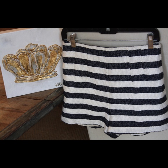 BCBGeneration blue and white striped shorts - Picture 4 of 8